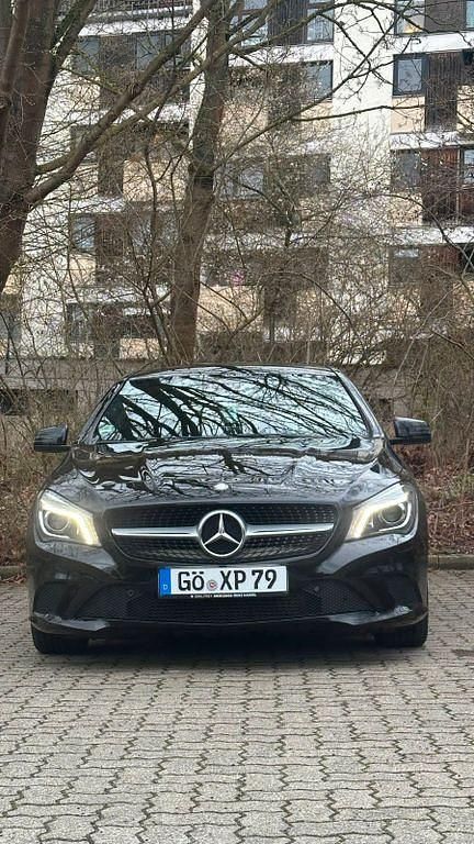 Gebraucht Mercedes CLA220 177 PS (130 kW) 2015 Schwarz Limousine