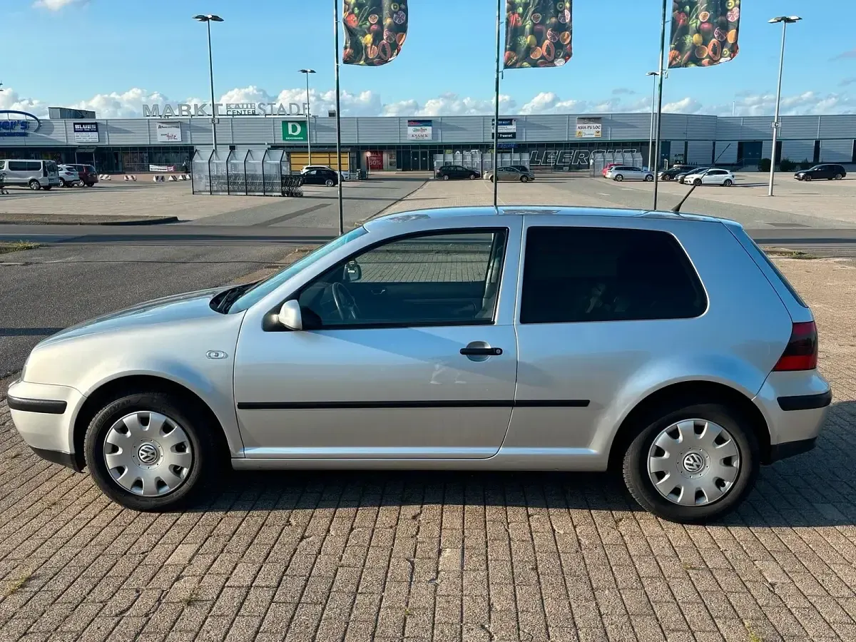 Gebraucht VW Golf IV 102 PS (75 kW) 2002 Silber Kleinwagen