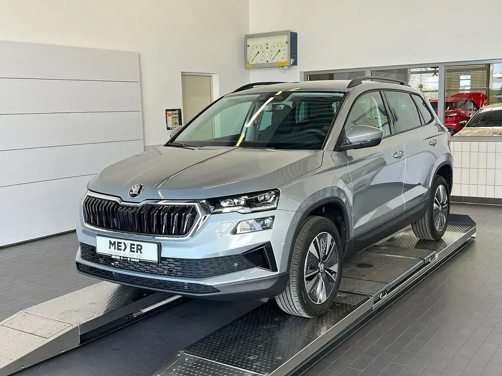Neu Skoda Karoq 150 PS (110 kW) 2026 Silber SUV
