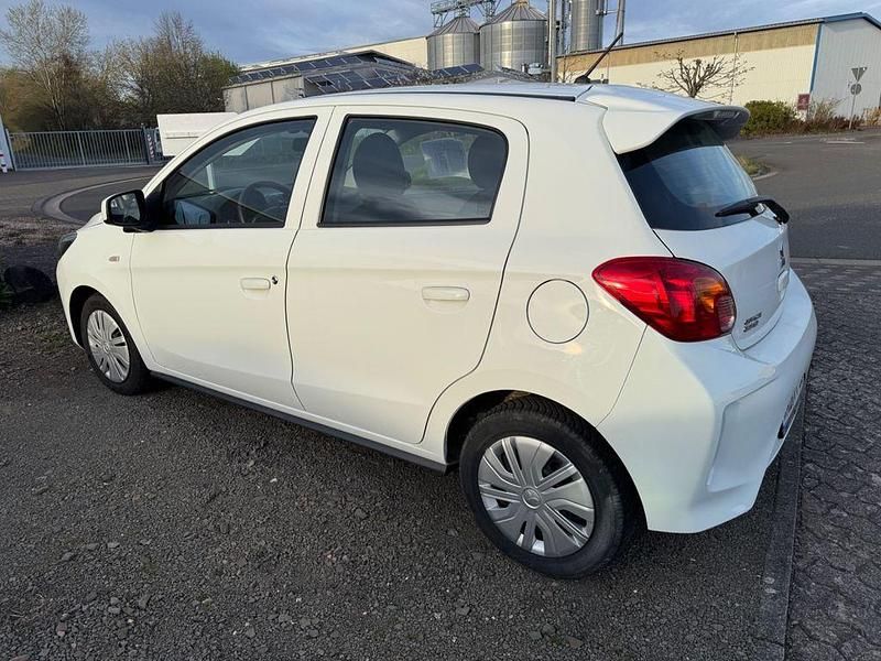 Gebraucht Mitsubishi Space Star 71 PS (52 kW) 2021 Weiß Kleinwagen