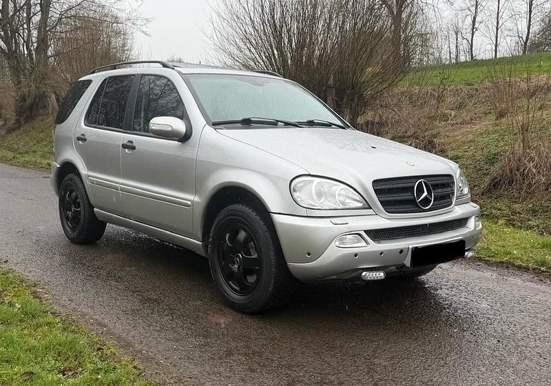 Gebraucht Mercedes ML320 217 PS (159 kW) 2002 Silber SUV