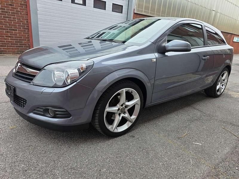 Gebraucht Opel Astra GTC Sport 140 PS (102 kW) 2007 Grau Kleinwagen