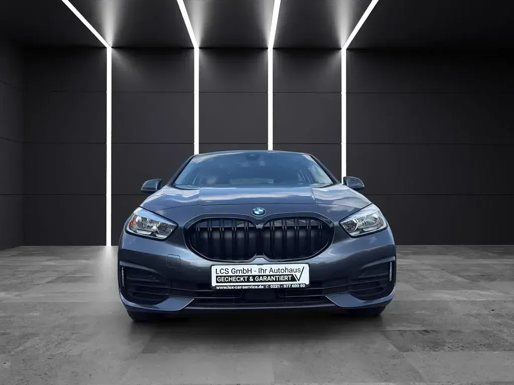 Käytetty BMW 116 Performance 116 HP (85 kW) 2020 Harmaa Viistoperä