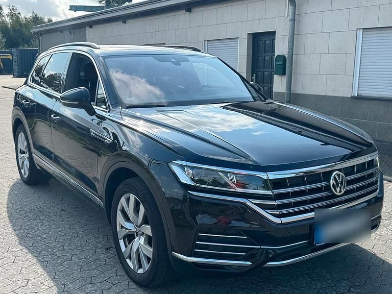 Schwarz Gebraucht 2019 VW Touareg SUV | 33.882 € - Bild 1/4