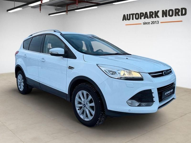 Gebraucht Ford Kuga Titanium 179 PS (131 kW) 2017 Weiß SUV
