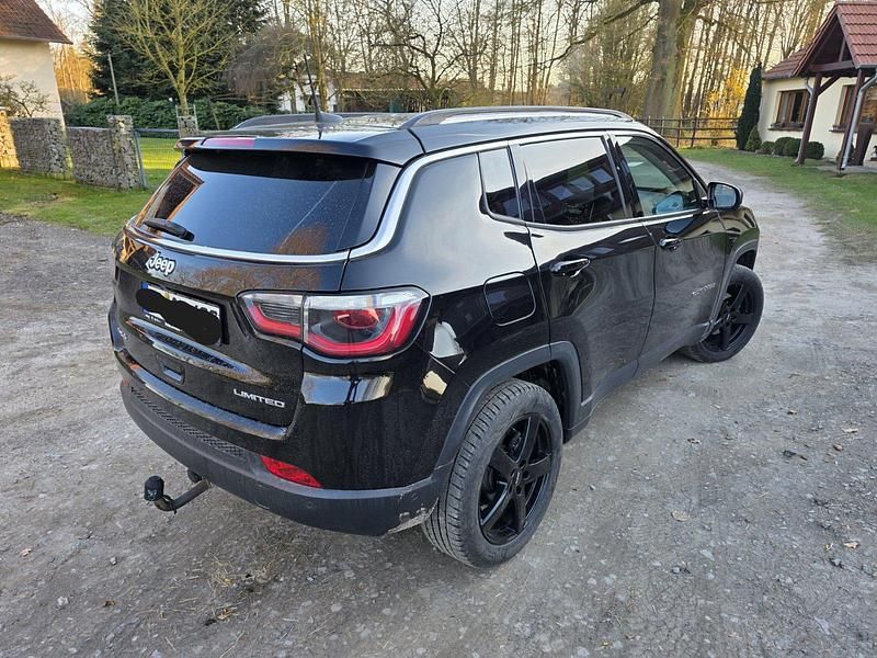 Gebraucht Jeep Compass Limited 170 PS (125 kW) 2019 Schwarz SUV