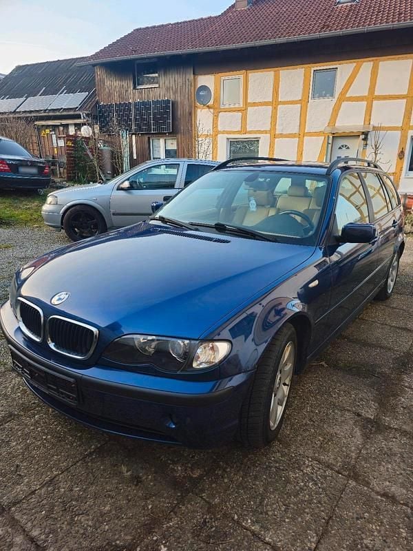 Gebraucht BMW 320 150 PS (110 kW) 2004 Blau Kombi