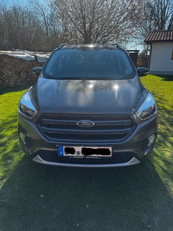 Gebraucht Ford Kuga Trend 120 PS (88 kW) 2018 Grau SUV