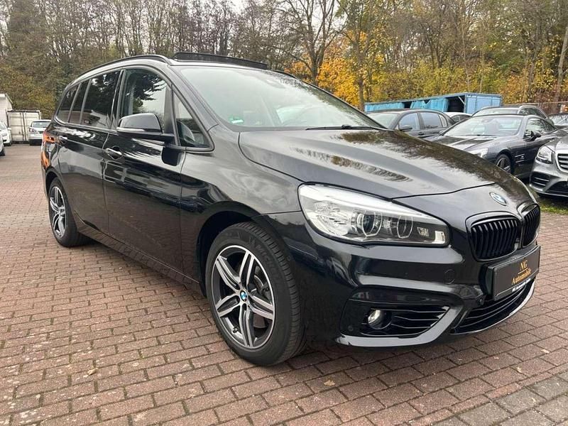 Gebraucht BMW 220 Sport Line 192 PS (141 kW) 2017 Saphirschwarz Kombi