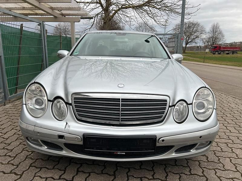 Gebraucht Mercedes E220 150 PS (110 kW) 2006 Silber Limousine
