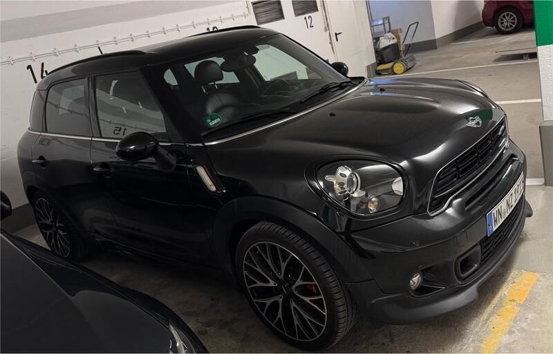 Schwarz Gebraucht 2016 Mini John Cooper Works Countryman SUV | 16.950 € - Bild 1/4