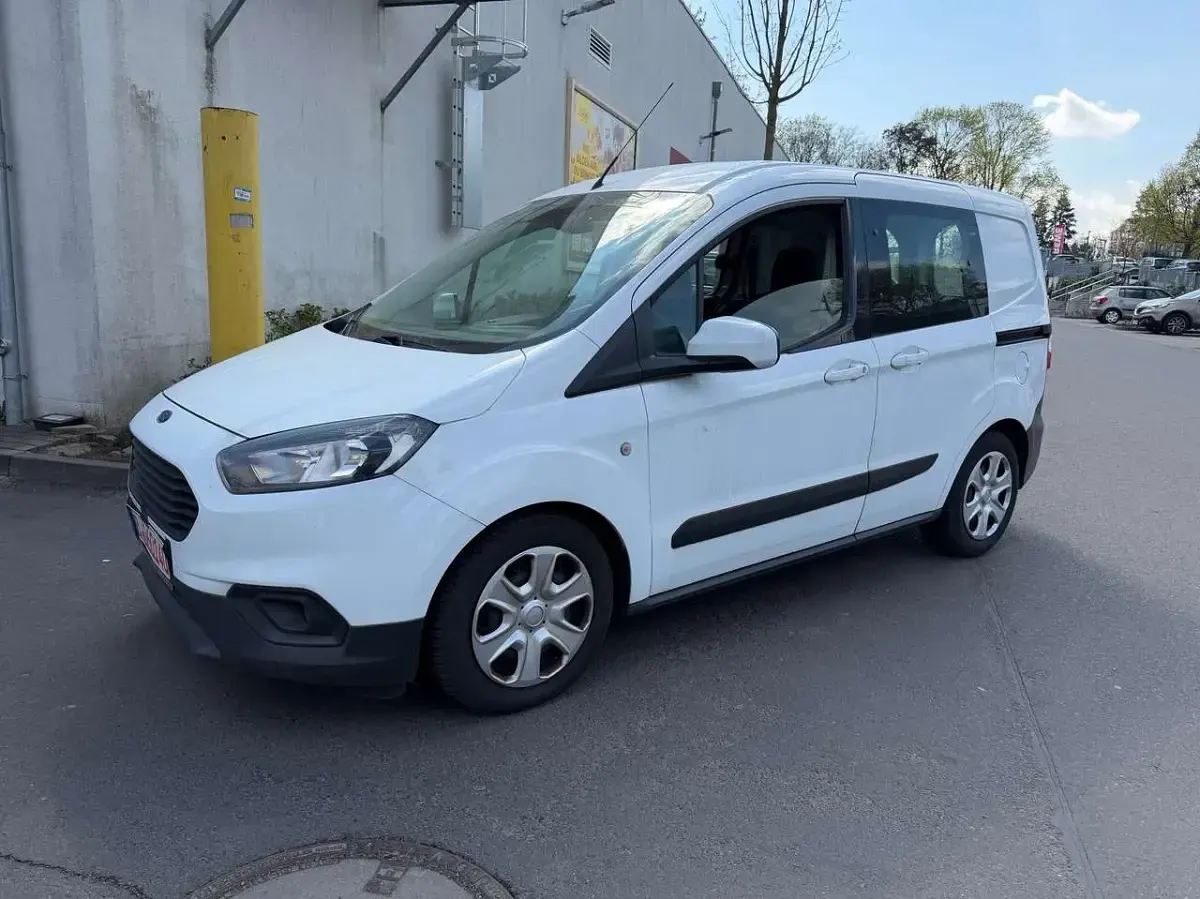 Gebraucht Ford Transit Trend 101 PS (74 kW) 2019 Frostweiß Kombi