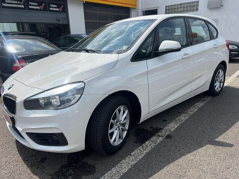Weiß Gebraucht 2017 BMW 218 Advantage Kombi | 15.300 € (Superpreis) - Bild 1/4