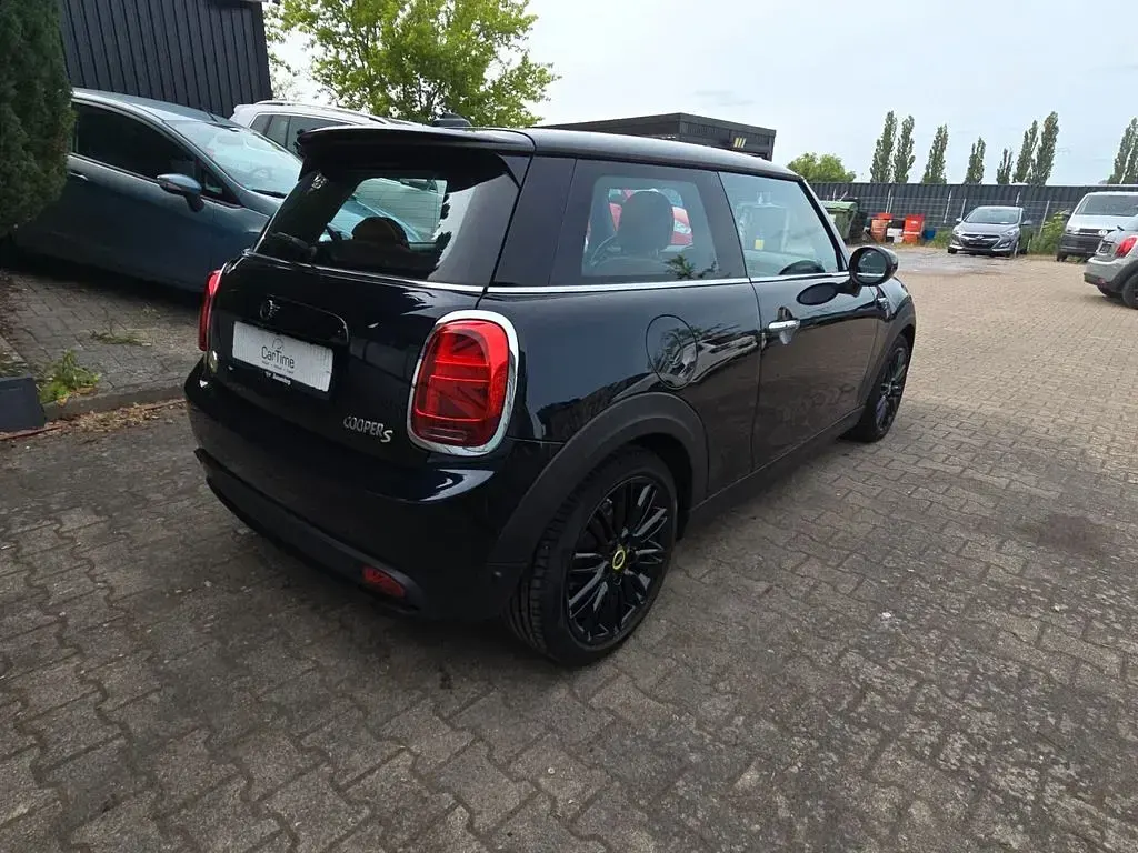 Gebraucht Mini Cooper SE 135 kW (184 PS) 2022 Schwarz Kleinwagen