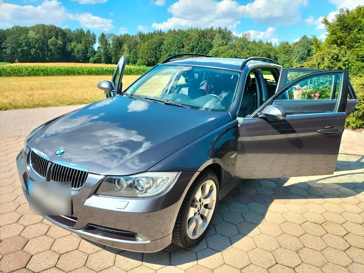 Gebraucht BMW 330 Comfort Edition 231 PS (169 kW) 2008 Schwarz Kombi
