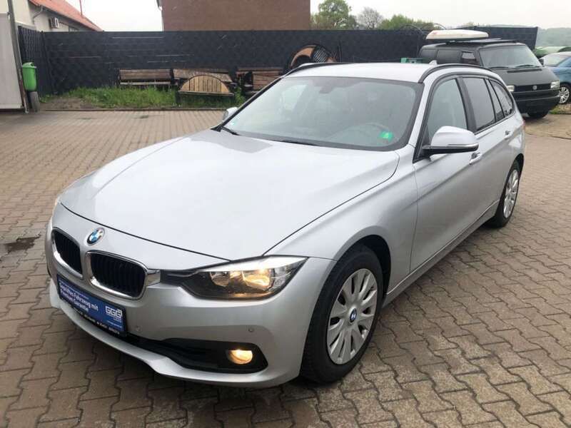 Silber Gebraucht 2017 BMW 318 Performance Kombi | 13.990 € (Guter Preis) - Bild 1/4