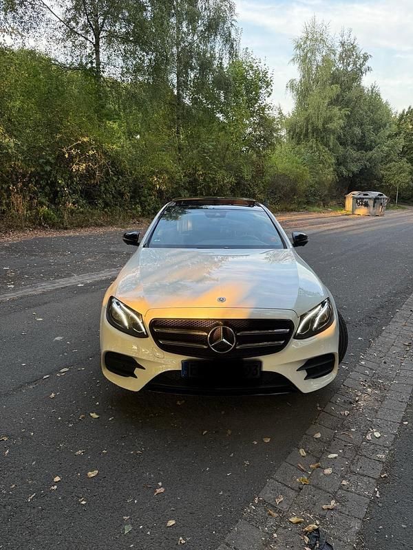 Gebraucht Mercedes E350 AMG line 286 PS (210 kW) 2017 Weiß Limousine