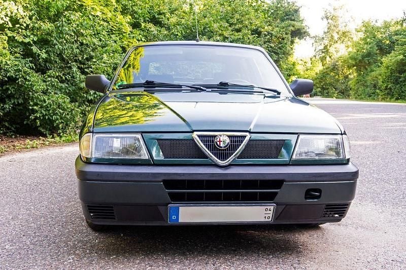 Grün Gebraucht 1991 Alfa Romeo 33 Limousine | 6.933 € - Bild 1/4