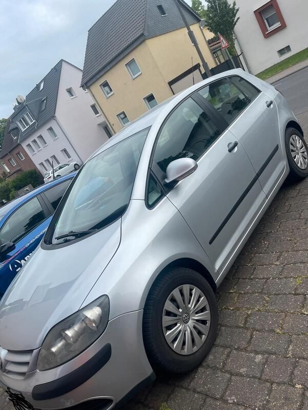 Silber Gebraucht 2005 VW Golf V Kleinwagen | 3.500 € (Etwas zu teuer) - Bild 1/4