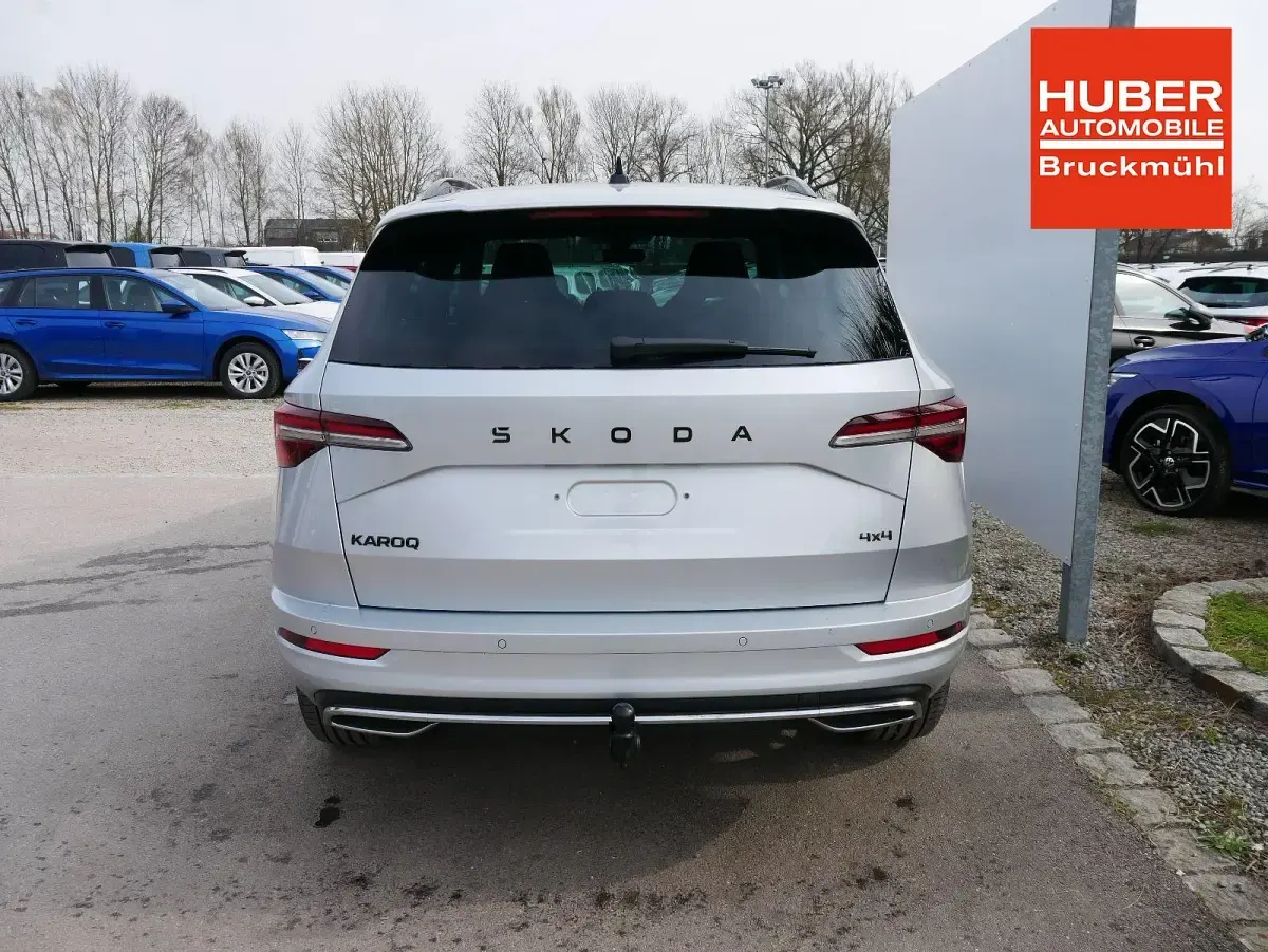 Neu Skoda Karoq SportLine 190 PS (139 kW) 2026 Brillantsilber metallic SUV