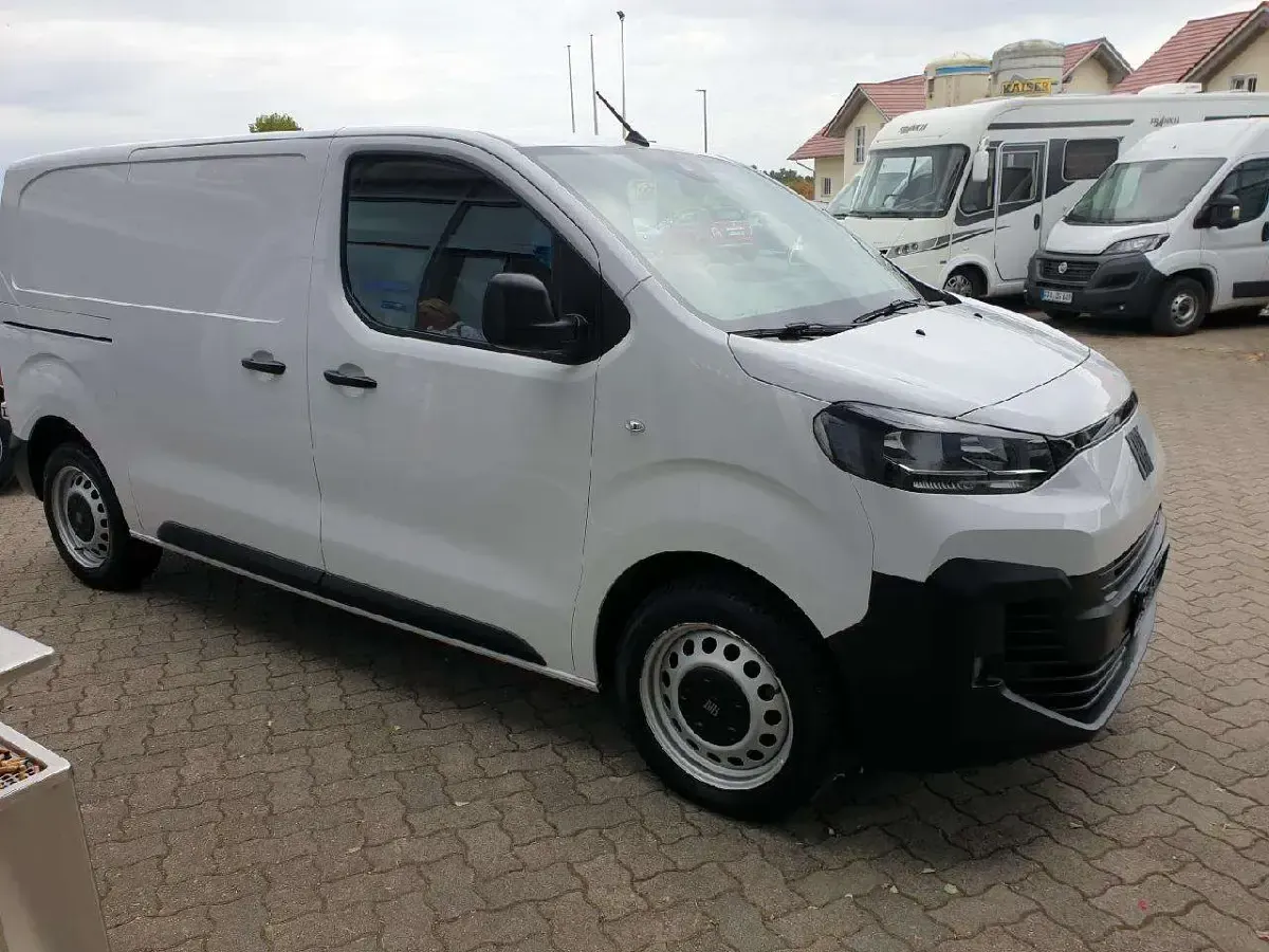 Gebraucht Fiat Scudo Basis 177 PS (130 kW) 2024 Weiß Van