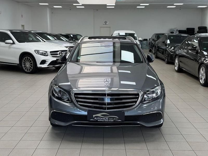 Gebraucht Mercedes E220 194 PS (142 kW) 2018 Grau Kombi