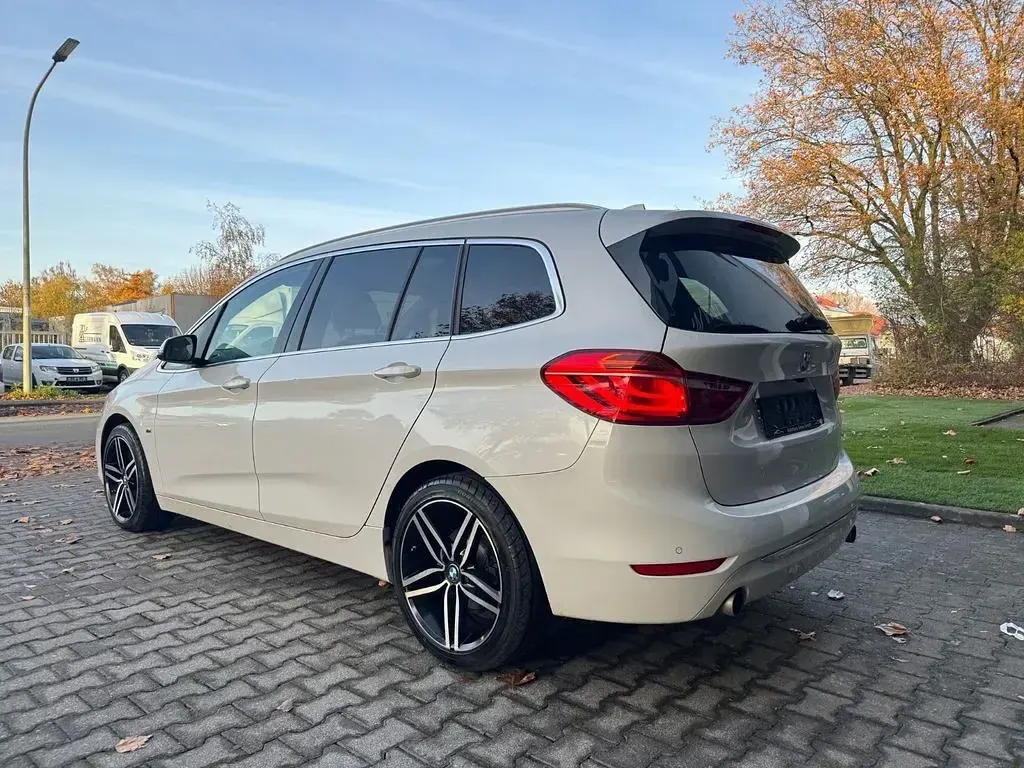 Gebraucht BMW 220 Gran Tourer Luxury Line 190 PS (139 kW) 2016 Weiß Van / Kleinbus