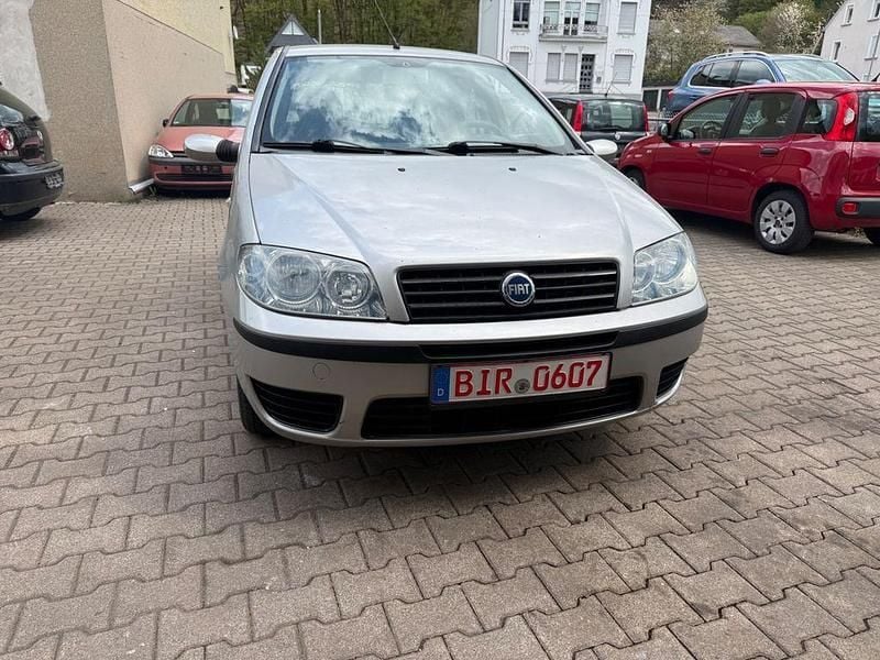 Gebraucht Fiat Punto Dynamic 60 PS (44 kW) 2004 Grau Kleinwagen