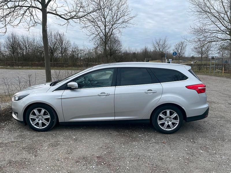 Second-hand Ford Focus 175 CP (128 kW) 2015 Argintiu Break