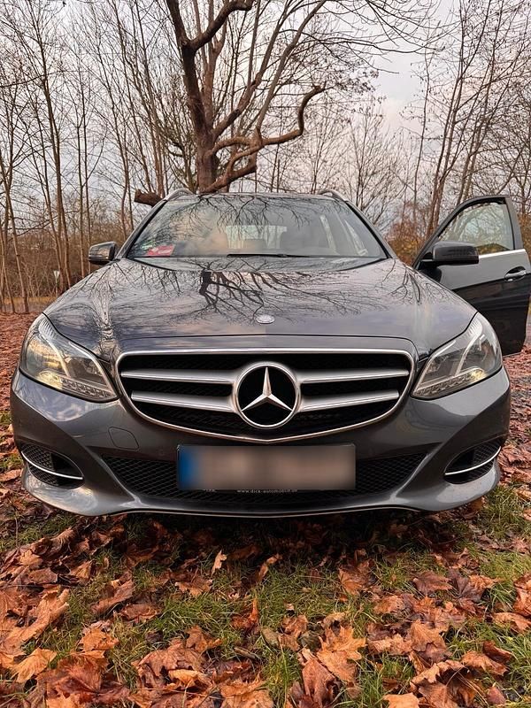 Gebraucht Mercedes E250 204 PS (150 kW) 2013 Grau Kombi