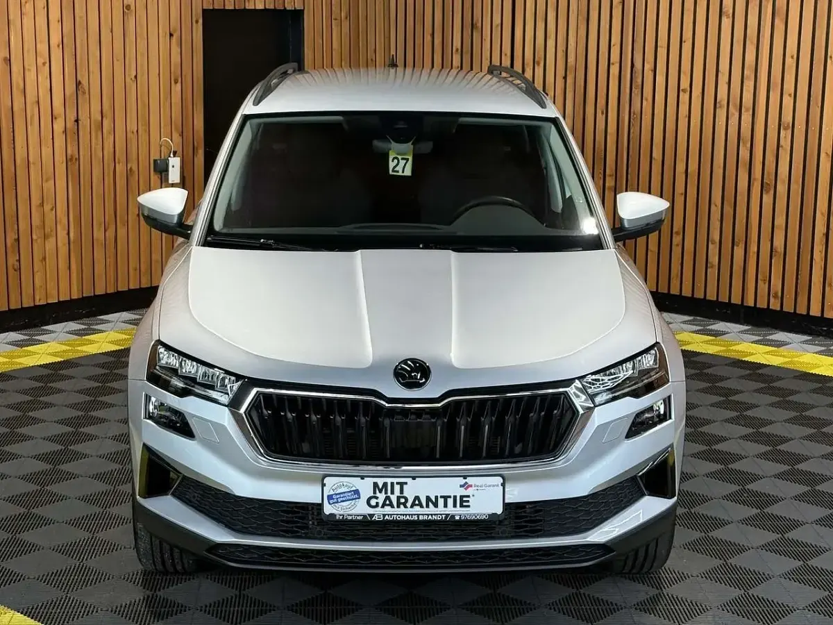 Gebraucht Skoda Karoq Selection 150 PS (110 kW) 2024 Brilliantsilber SUV