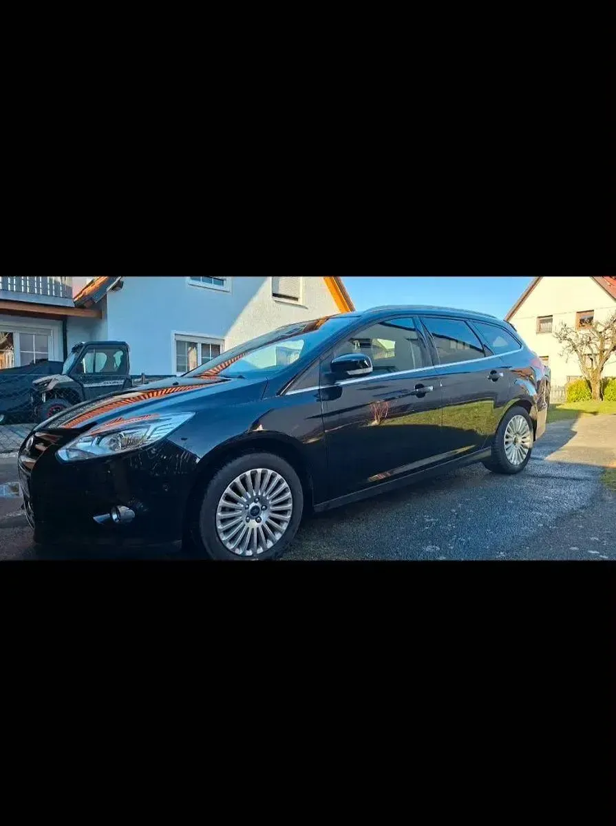 Używany Ford Focus Titanium 125 KM (91 kW) 2013 Czarny Kombi