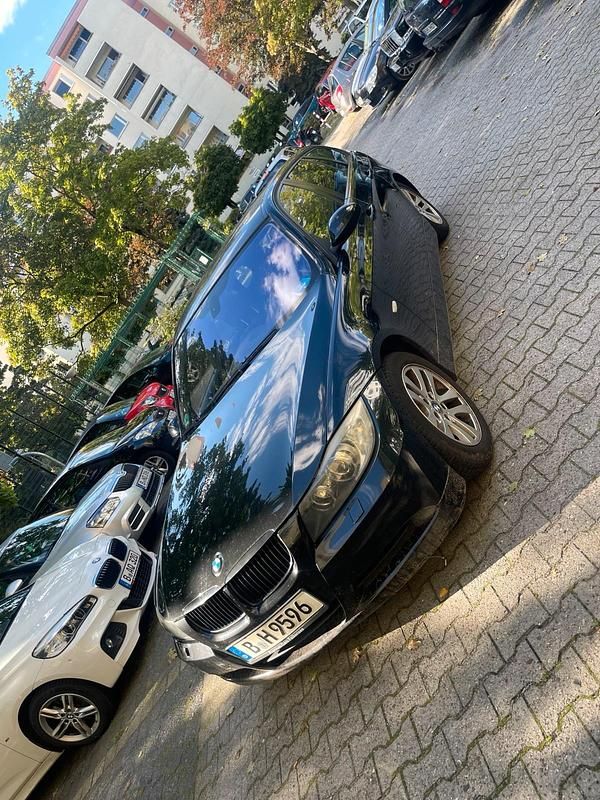 Schwarz Gebraucht 2008 BMW 320 Kombi | 2.900 € (Guter Preis) - Bild 1/4