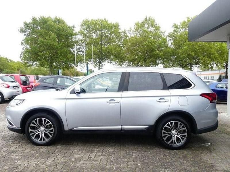 Gebraucht Mitsubishi Outlander Edition+ 150 PS (110 kW) 2018 Silber SUV