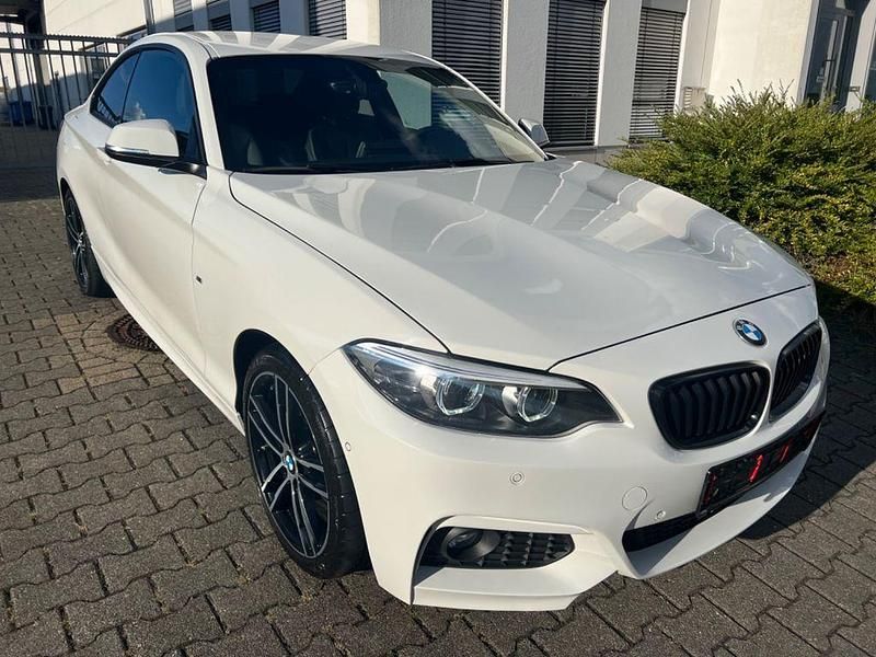 Weiß Gebraucht 2019 BMW 220 M Sport Coupé | 21.950 € (Fairer Preis) - Bild 1/4