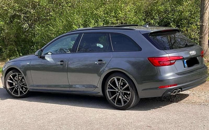 Grau Gebraucht 2017 Audi A4 Sport Kombi | 20.900 € (Fairer Preis) - Bild 1/4