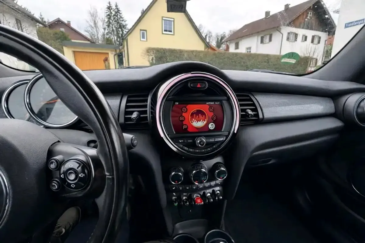 Gebraucht Mini Cooper Cabriolet 136 PS (100 kW) 2018 Weiß Cabrio