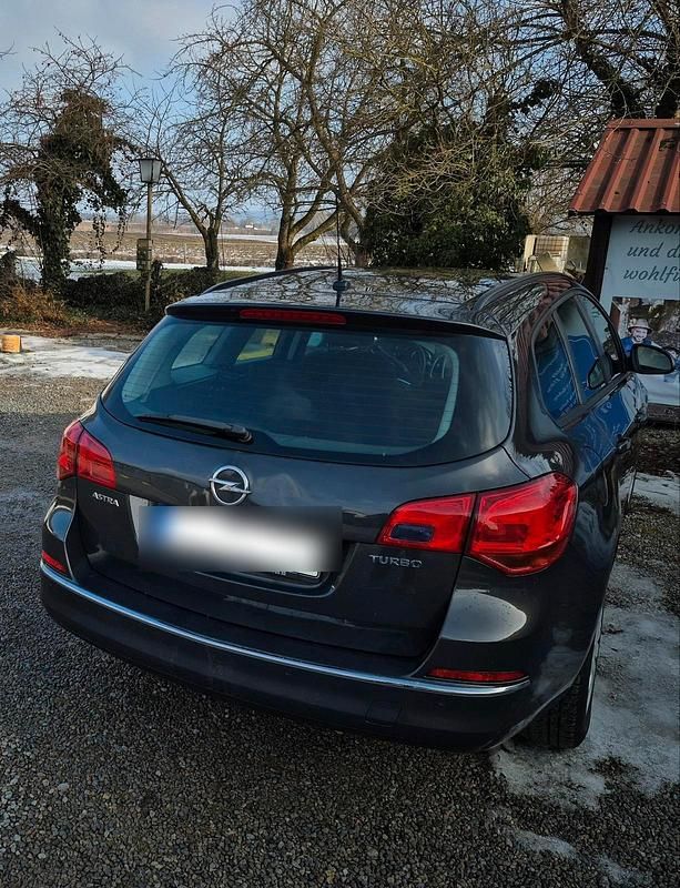 Gebraucht Opel Astra 140 PS (102 kW) 2015 Schwarz Kombi