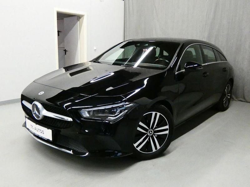 Schwarz Gebraucht 2021 Mercedes CLA200 Limousine | 23.490 € (Superpreis) - Bild 1/4