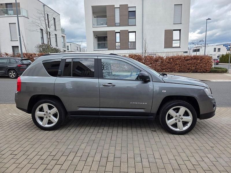 Gebraucht Jeep Compass Limited 170 PS (125 kW) 2012 Grau SUV