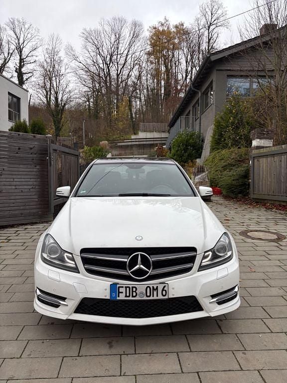 Weiß Gebraucht 2014 Mercedes C250 AMG line Limousine | 14.250 € (Superpreis) - Bild 1/4