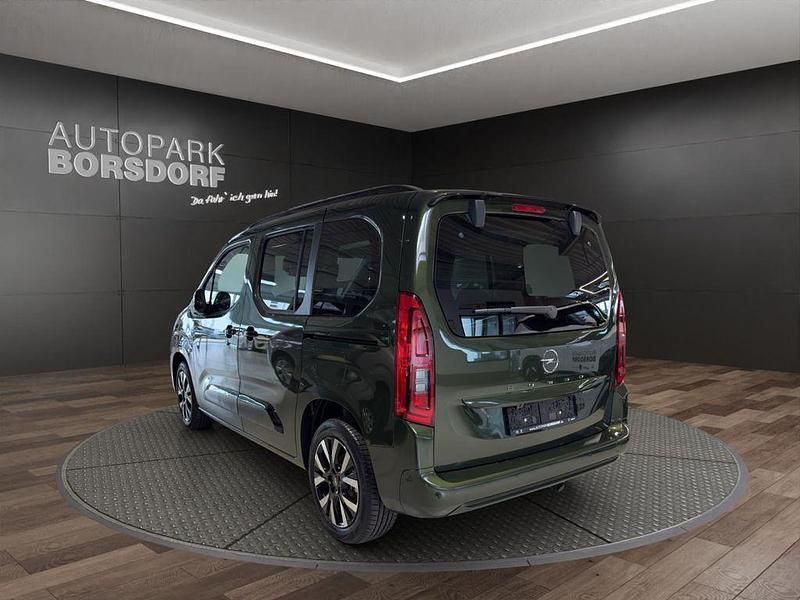 Neu Opel Combo Life 102 PS (75 kW) 2026 Grün Van / Kleinbus