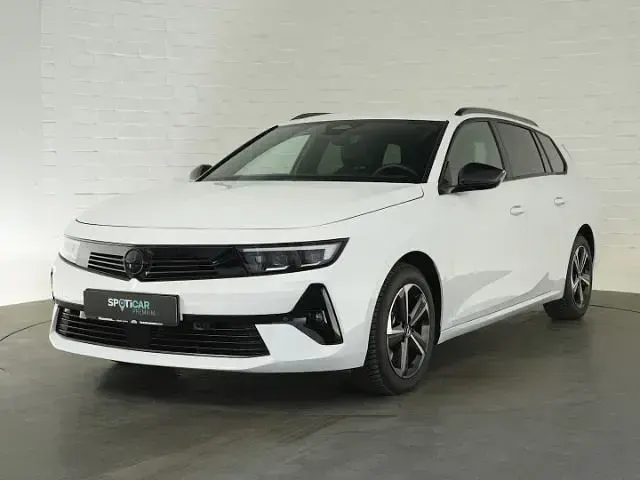 Gebraucht Opel Astra 131 PS (96 kW) 2024 Arktis weiß Kleinwagen