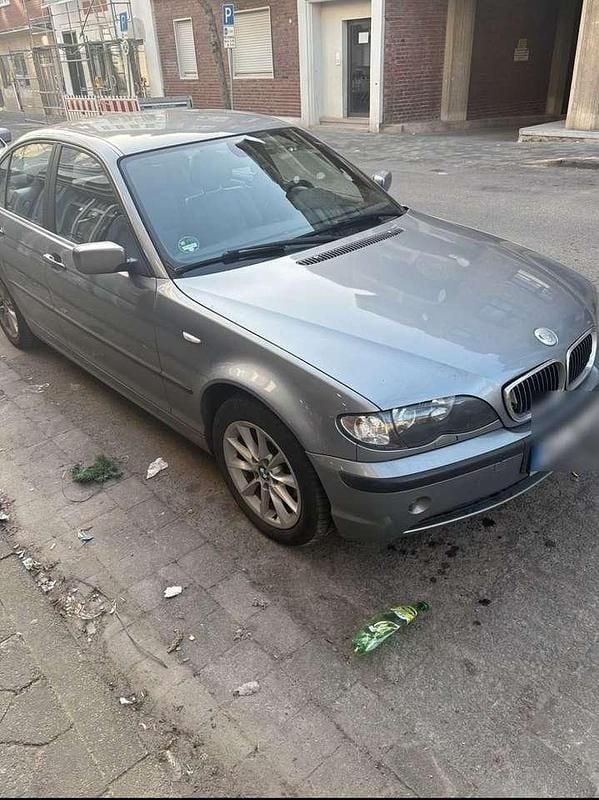 Gebraucht BMW 318 143 PS (105 kW) 2004 Grau Limousine