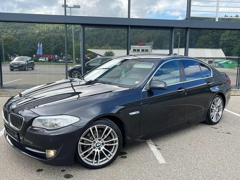 Gebraucht BMW 520 184 PS (135 kW) 2013 Schwarz Limousine