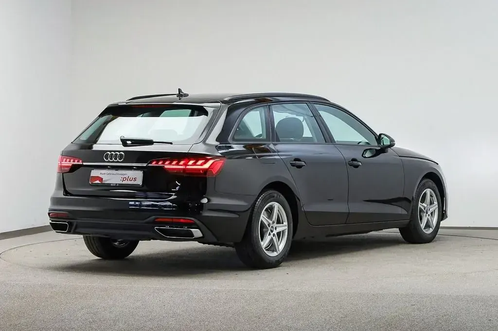 Gebraucht Audi A4 163 PS (119 kW) 2023 Brillantschwarz Kombi