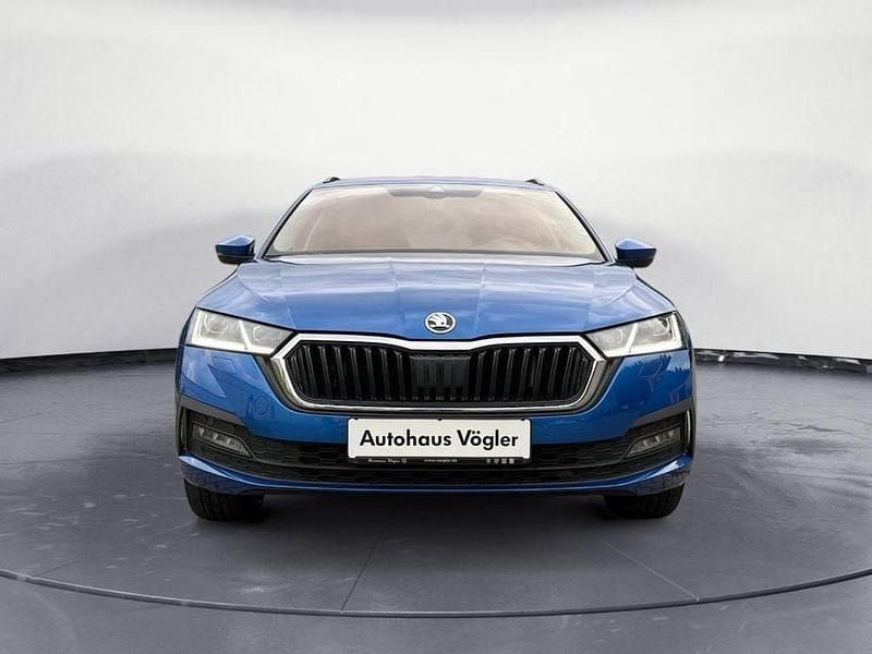Blau Gebraucht 2021 Skoda Octavia Clever Kombi | 20.890 € (Guter Preis) - Bild 1/4