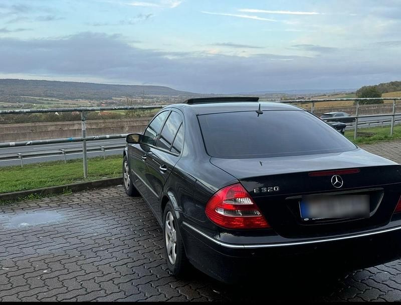 Gebraucht Mercedes E320 Elegance 224 PS (164 kW) 2004 Schwarz Limousine