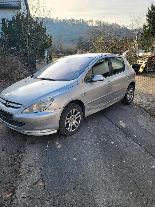 Silber Gebraucht 2005 Peugeot 307 Limousine | 400 € (Superpreis) - Bild 1/4