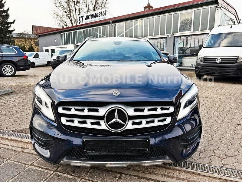 Gebraucht Mercedes GLA250 AMG line 211 PS (155 kW) 2018 Cavansitblau  metalliclack (metallic) SUV
